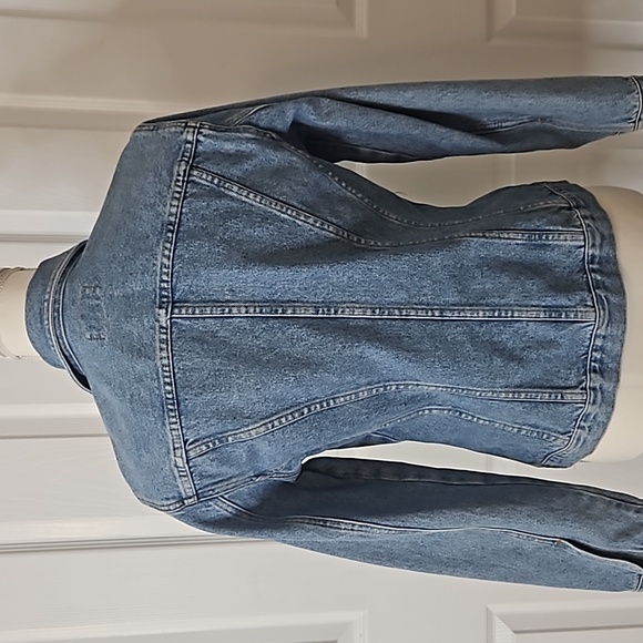 Women's Jean Jacket from the Bleu Jeans Company. Size Med. 100% Cotton - Picture 5 of 12